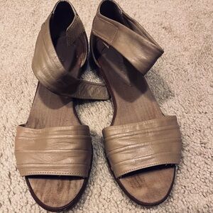Capezio  sandals 8.5